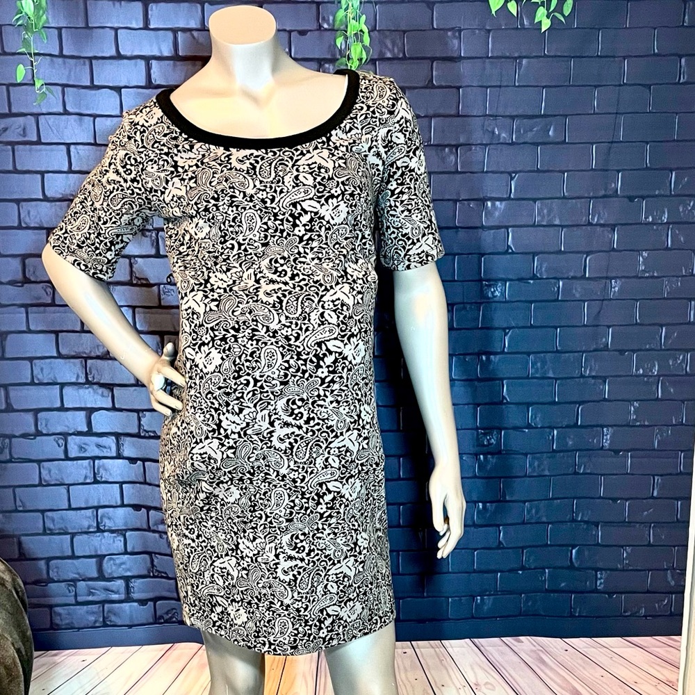 A Pea in the Pod black and greige, floral and paisley, maternity dress